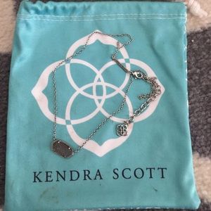 Kendra Scott necklace